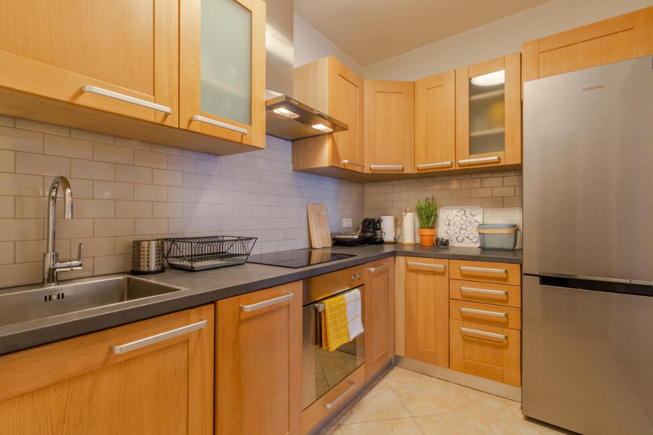 City Garden Apartment Пореч Экстерьер фото